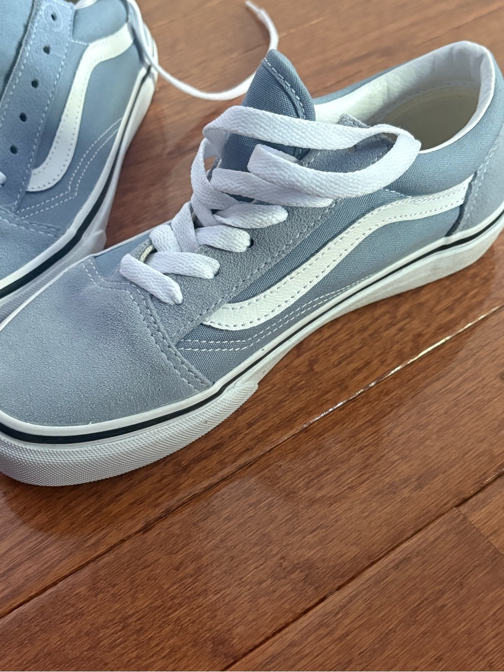 Vans Kids Low-Top Sneakers in Sky Blue and White